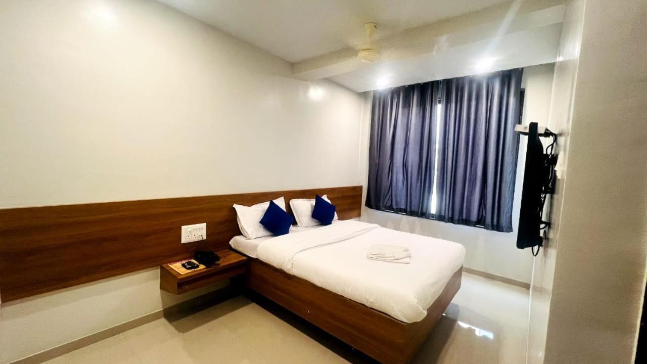 Hotel Sai Smruti Shirdi Zewnętrze zdjęcie
